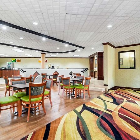 Quality Inn & Suites Florence Civic Center Exteriér fotografie