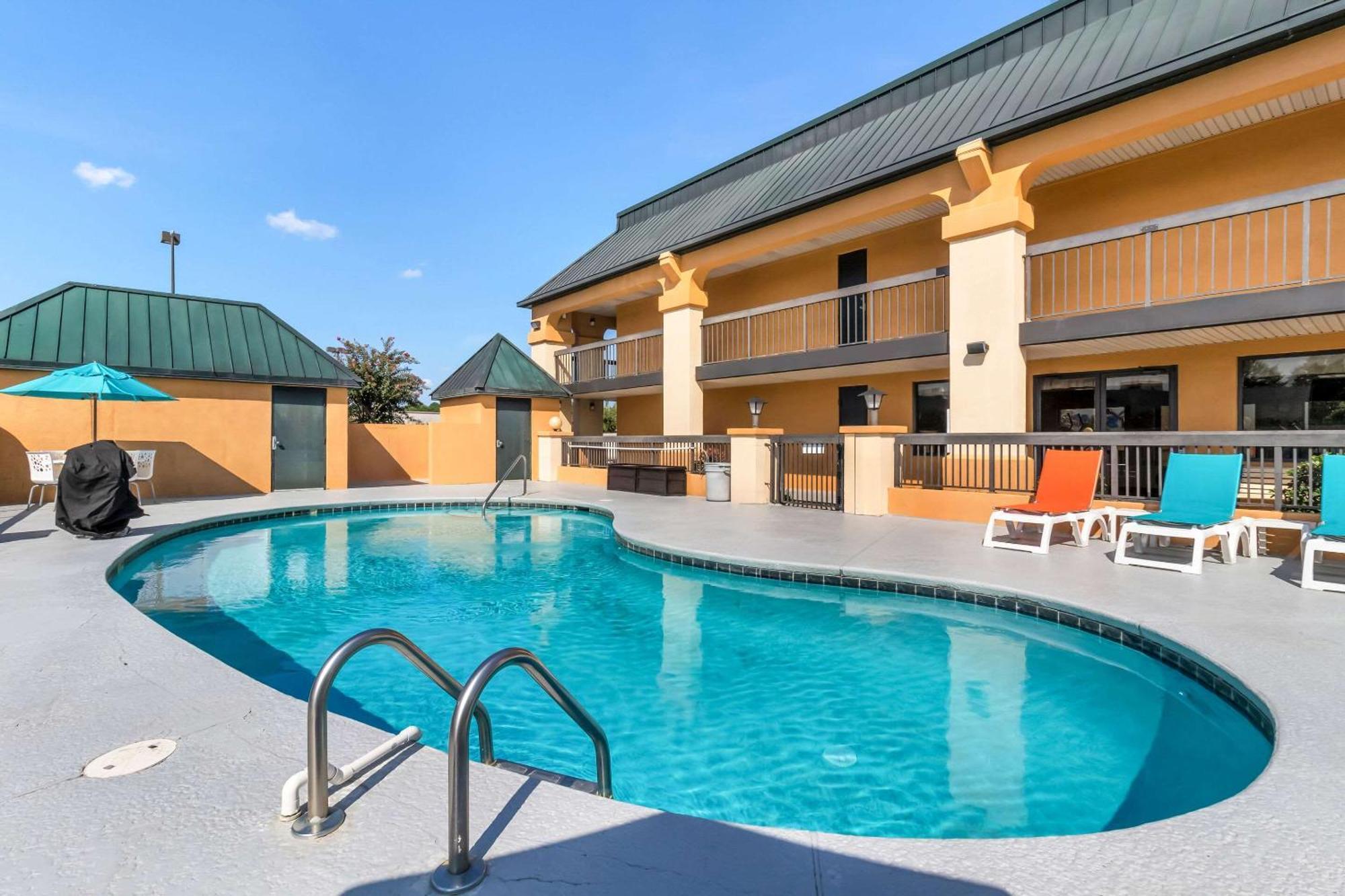 Quality Inn & Suites Florence Civic Center Exteriér fotografie