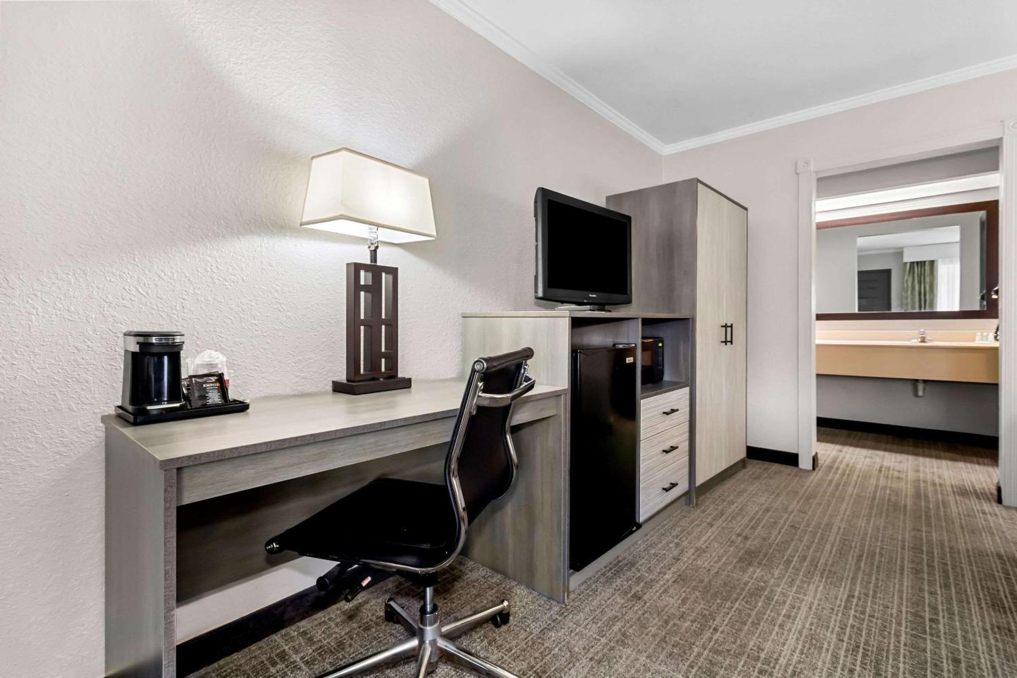 Quality Inn & Suites Florence Civic Center Exteriér fotografie