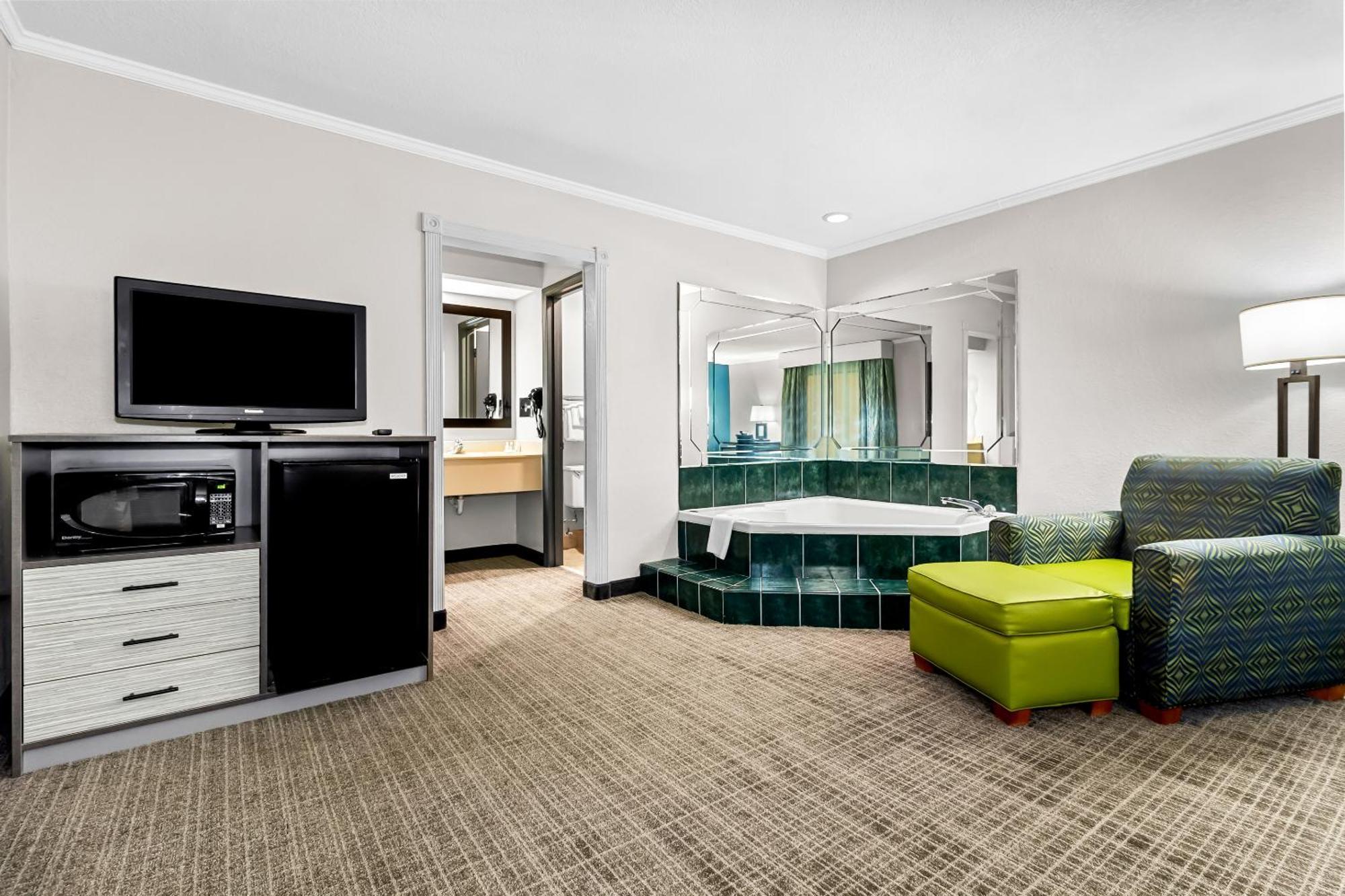 Quality Inn & Suites Florence Civic Center Exteriér fotografie